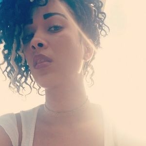 Meet your Posher, Amorell